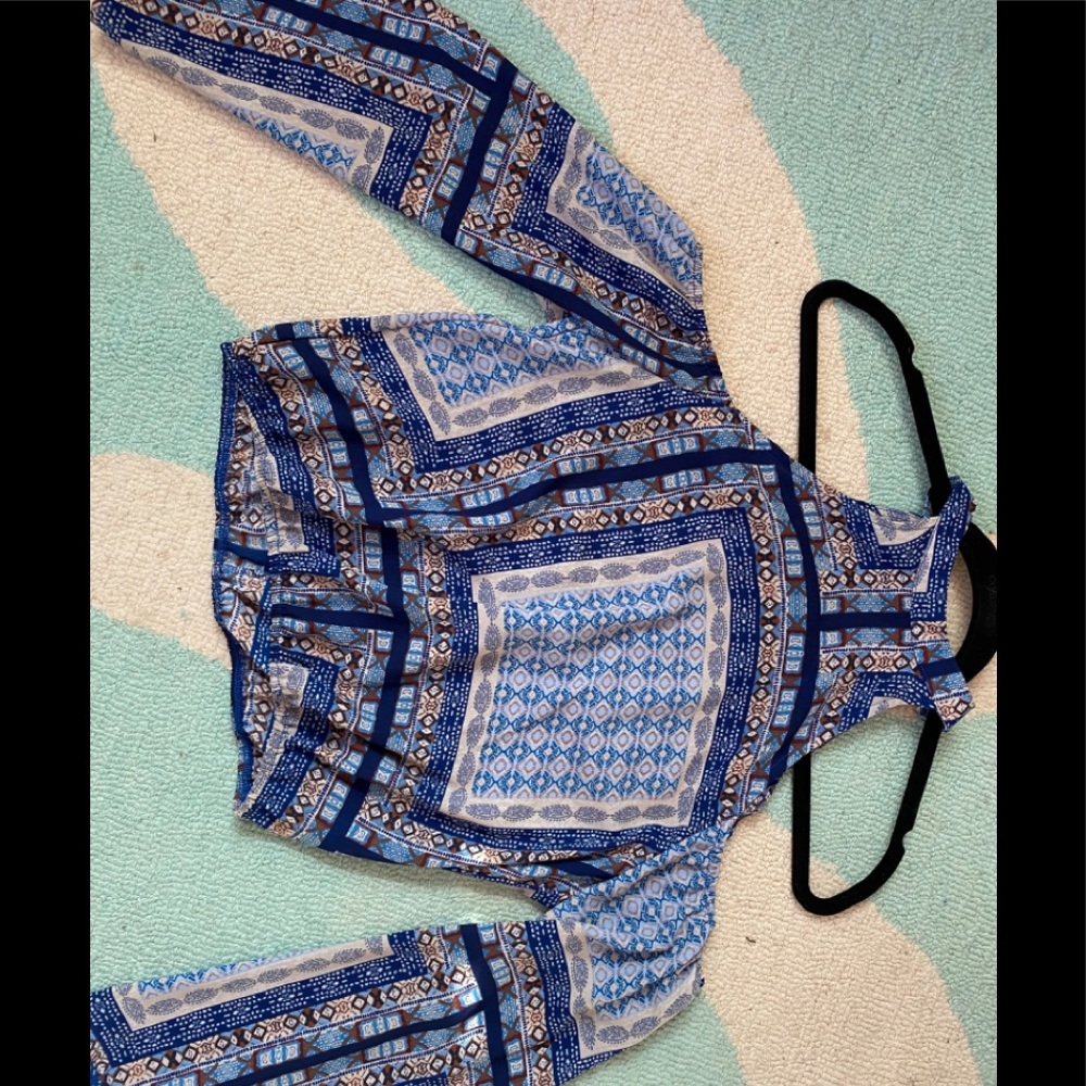 Everly Cold Shoulder Top - Picture 2 of 4